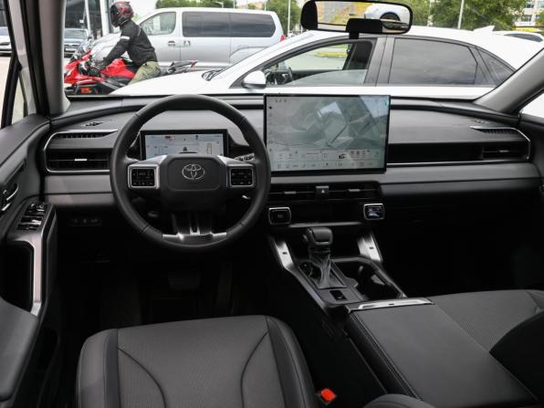 Toyota RAV4 VI (XA60) с пробегом 2025 года, цена 4 285 000 рублей, 15 км, внедорожник, Автокод Объявления