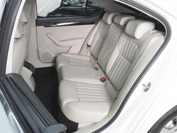 Skoda Superb III с пробегом 2015 года, цена 1 730 000 рублей, 260452 км, лифтбек, Автокод Объявления