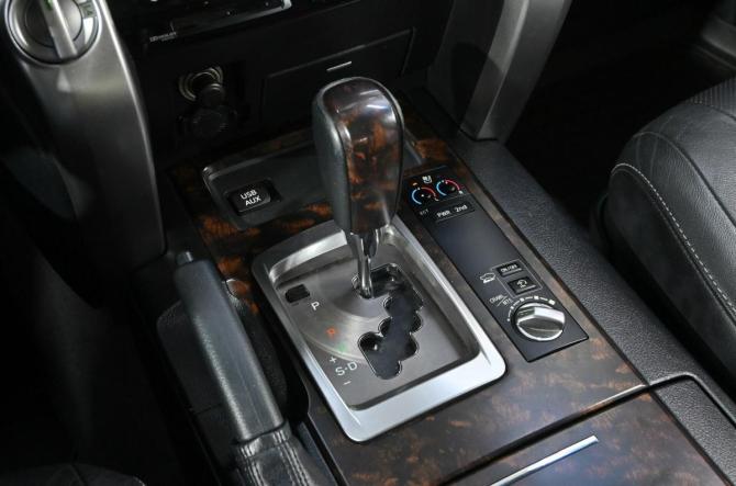 Toyota Land Cruiser 200 Series Рестайлинг 1 с пробегом 2015 года, цена 6 749 990 рублей, 44000 км, внедорожник, Автокод Объявления