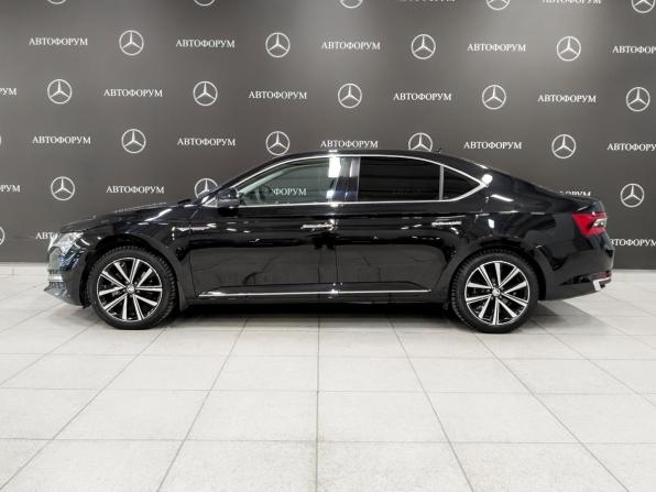 Skoda Superb III Рестайлинг с пробегом 2025 года, цена 4 000 000 рублей, 19557 км, лифтбек, Автокод Объявления