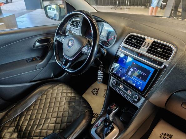 Volkswagen Polo V Рестайлинг с пробегом 2018 года, цена 1 280 000 рублей, 86197 км, седан, Автокод Объявления
