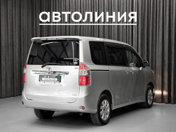 Toyota Noah II (R70) с пробегом 2009 года, цена 1 120 000 рублей, 176600 км, минивэн, Автокод Объявления