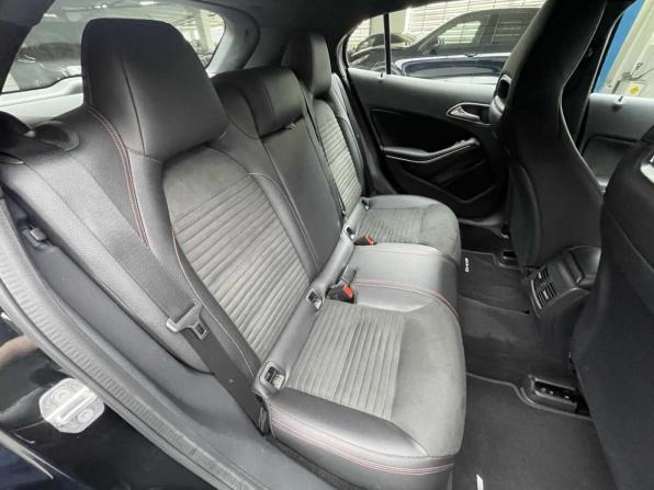 Mercedes-Benz GLA I (X156) Рестайлинг с пробегом 2018 года, цена 2 395 000 рублей, 89389 км, внедорожник, Автокод Объявления
