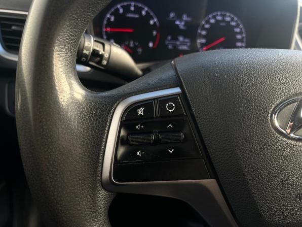 Hyundai Solaris II с пробегом 2018 года, цена 1 249 000 рублей, 116000 км, седан, Автокод Объявления