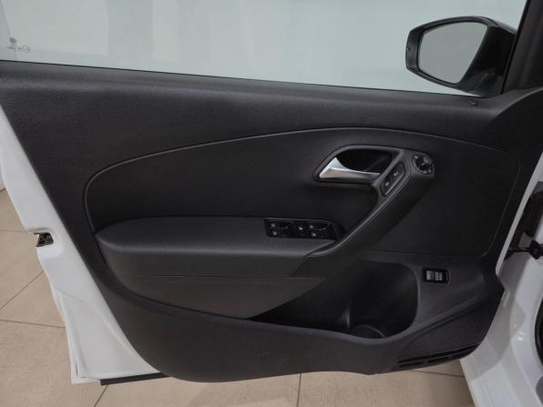 Volkswagen Polo V Рестайлинг с пробегом 2018 года, цена 1 130 000 рублей, 158064 км, седан, Автокод Объявления
