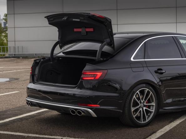 Audi A4 V (B9) с пробегом 2019 года, цена 3 399 000 рублей, 83000 км, седан, Автокод Объявления