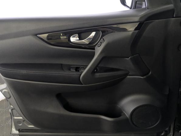 Nissan Qashqai II с пробегом 2018 года, цена 1 690 000 рублей, 125532 км, внедорожник, Автокод Объявления