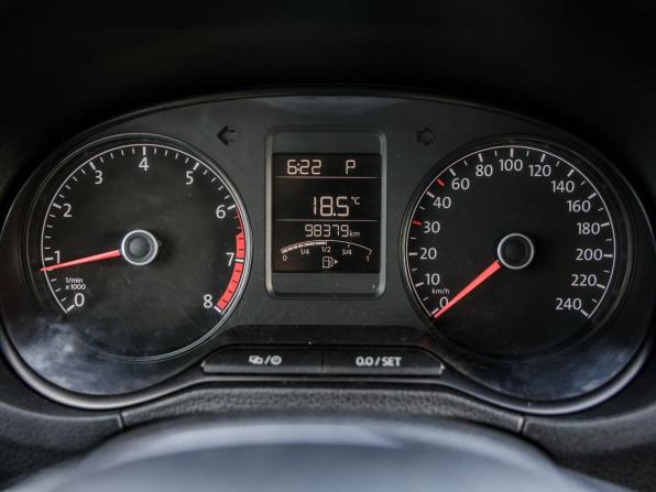 Volkswagen Polo V Рестайлинг с пробегом 2018 года, цена 1 348 000 рублей, 98379 км, седан, Автокод Объявления