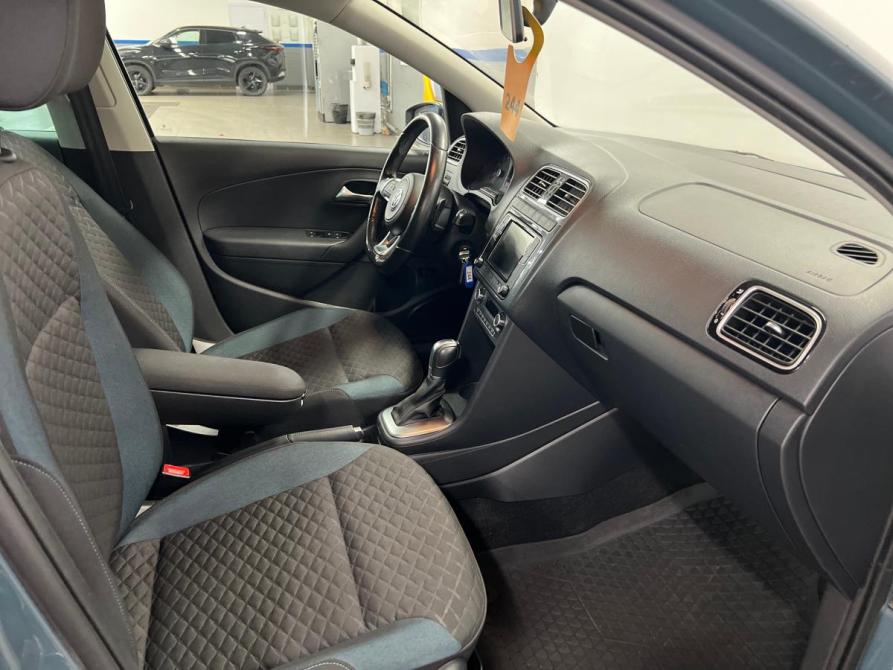 Volkswagen Polo V Рестайлинг Санкт-Петербург  - изображение 7