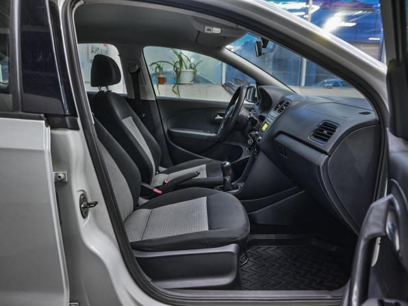 Volkswagen Polo V с пробегом 2015 года, цена 691 850 рублей, 198000 км, седан, Автокод Объявления