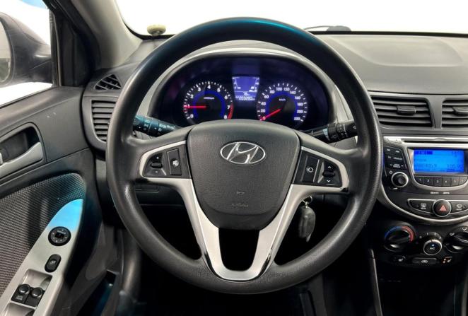 Hyundai Solaris I с пробегом 2012 года, цена 700 000 рублей, 203280 км, седан, Автокод Объявления