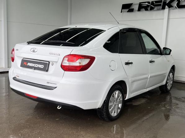 Lada (ВАЗ) Granta I с пробегом 2017 года, цена 409 000 рублей, 260274 км, лифтбек, Автокод Объявления
