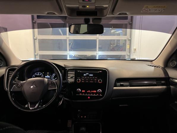 Mitsubishi Outlander III Рестайлинг 3 с пробегом 2021 года, цена 1 999 000 рублей, 114830 км, внедорожник, Автокод Объявления