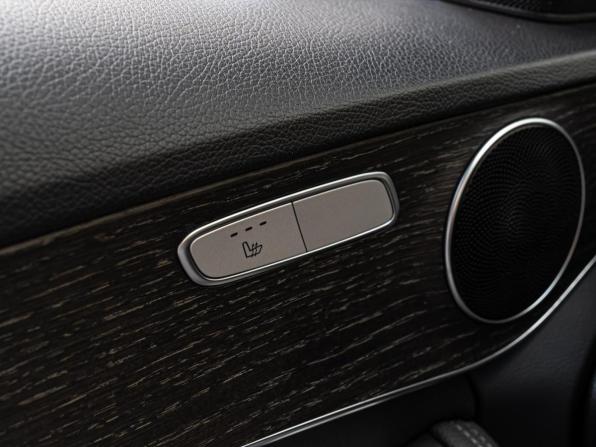 Mercedes-Benz C-Класс IV (W205) Рестайлинг с пробегом 2018 года, цена 2 990 000 рублей, 105753 км, седан, Автокод Объявления