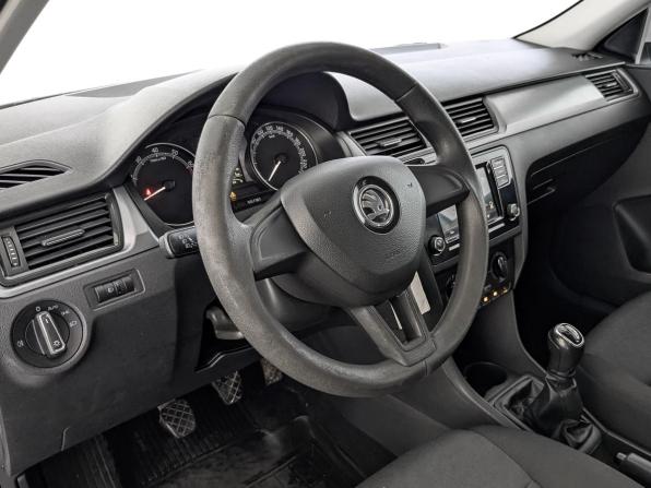 Skoda Rapid I Рестайлинг с пробегом 2019 года, цена 900 000 рублей, 256566 км, лифтбек, Автокод Объявления