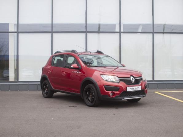 Renault Sandero II с пробегом 2018 года, цена 1 000 000 рублей, 93172 км, хэтчбек, Автокод Объявления