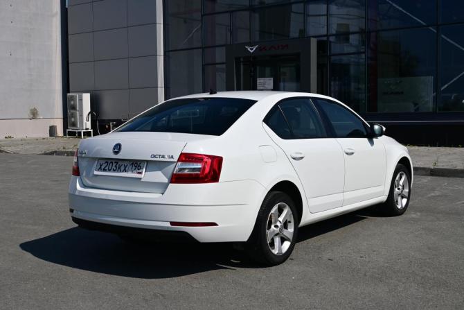 Skoda Octavia III (A7) Рестайлинг с пробегом 2019 года, цена 1 730 000 рублей, 96000 км, лифтбек, Автокод Объявления