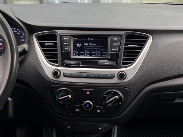 Hyundai Solaris II с пробегом 2017 года, цена 1 099 000 рублей, 178294 км, седан, Автокод Объявления