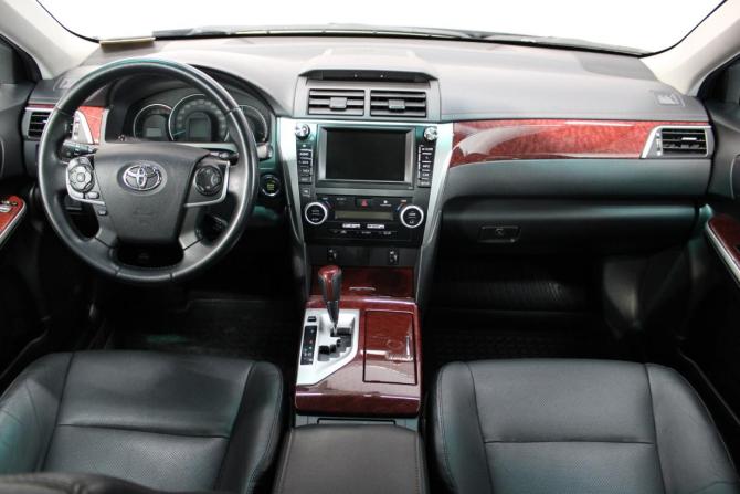 Toyota Camry VII (XV50) с пробегом 2013 года, цена 1 377 000 рублей, 306597 км, седан, Автокод Объявления