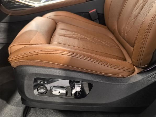 BMW X7 I (G07) Рестайлинг с пробегом 2025 года, цена 15 499 000 рублей, 14646 км, внедорожник, Автокод Объявления