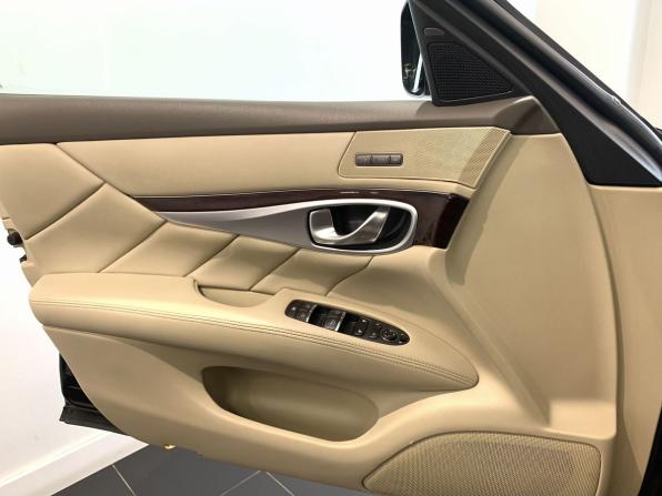 Infiniti M IV с пробегом 2010 года, цена 1 299 000 рублей, 211680 км, седан, Автокод Объявления