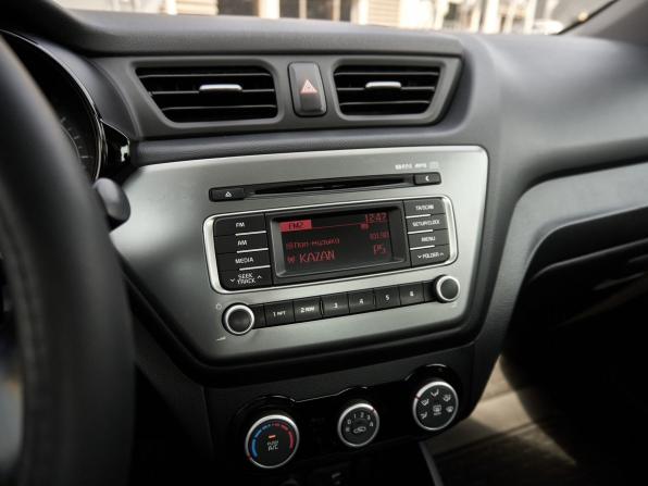Kia Rio III Рестайлинг с пробегом 2016 года, цена 900 000 рублей, 179605 км, седан, Автокод Объявления