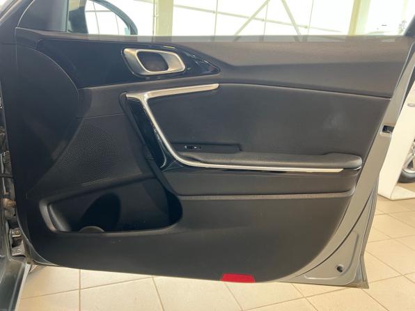 Kia Ceed III с пробегом 2019 года, цена 1 809 900 рублей, 91209 км, универсал, Автокод Объявления
