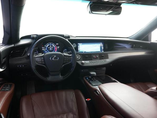 Lexus LS V с пробегом 2018 года, цена 3 900 055 рублей, 193769 км, седан, Автокод Объявления