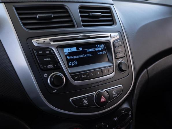 Hyundai Solaris I Рестайлинг с пробегом 2015 года, цена 899 000 рублей, 123896 км, хэтчбек, Автокод Объявления