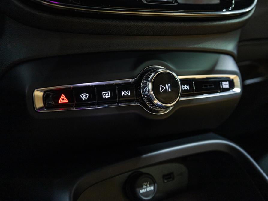 Volvo XC40 I Санкт-Петербург  - изображение 18