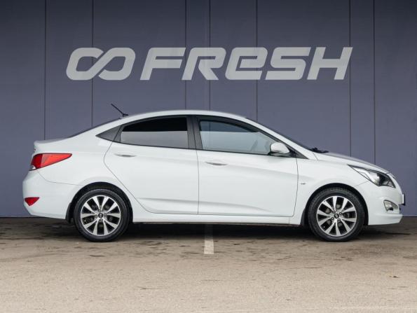 Hyundai Solaris I Рестайлинг с пробегом 2015 года, цена 1 360 000 рублей, 55005 км, седан, Автокод Объявления