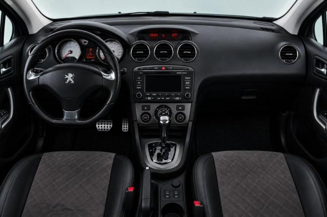 Peugeot 408 I с пробегом 2015 года, цена 719 000 рублей, 122000 км, седан, Автокод Объявления