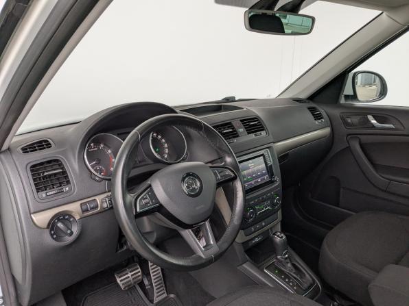 Skoda Yeti I Рестайлинг с пробегом 2017 года, цена 1 950 000 рублей, 78509 км, внедорожник, Автокод Объявления