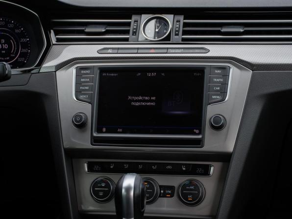 Volkswagen Passat B8 с пробегом 2017 года, цена 2 097 000 рублей, 276717 км, универсал, Автокод Объявления