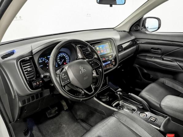 Mitsubishi Outlander III Рестайлинг 2 с пробегом 2018 года, цена 1 750 000 рублей, 236755 км, внедорожник, Автокод Объявления