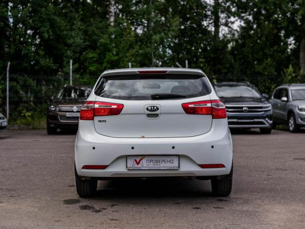 Kia Rio III Рестайлинг с пробегом 2015 года, цена 778 000 рублей, 177372 км, седан, Автокод Объявления