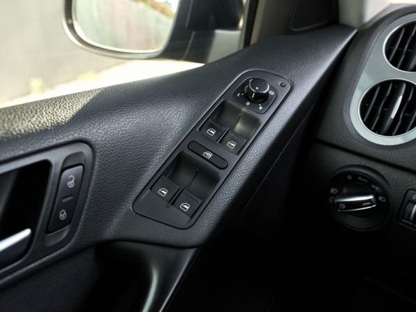 Volkswagen Tiguan I Рестайлинг с пробегом 2015 года, цена 1 550 000 рублей, 215698 км, внедорожник, Автокод Объявления
