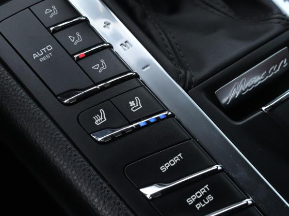 Porsche Macan I с пробегом 2015 года, цена 3 300 000 рублей, 109312 км, внедорожник, Автокод Объявления