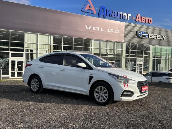 Hyundai Solaris II с пробегом 2017 года, цена 1 060 000 рублей, 194638 км, седан, Автокод Объявления