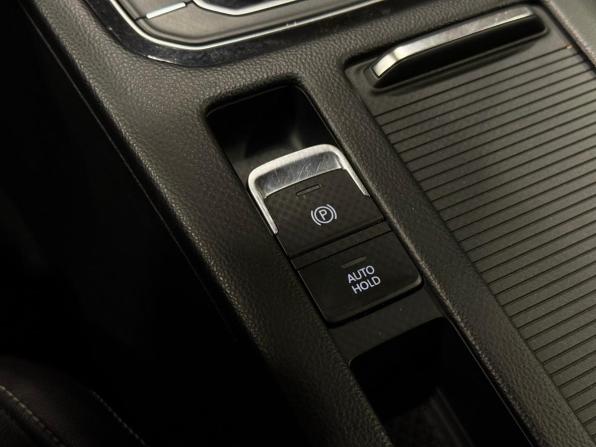 Volkswagen Passat B8 Рестайлинг с пробегом 2020 года, цена 2 425 000 рублей, 69436 км, седан, Автокод Объявления