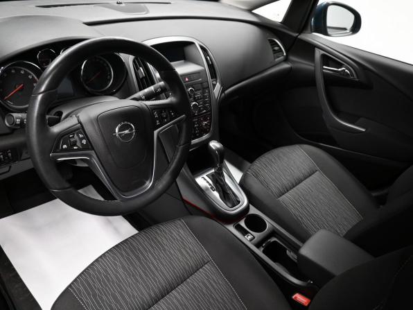 Opel Astra J Рестайлинг с пробегом 2013 года, цена 1 245 000 рублей, 48726 км, седан, Автокод Объявления