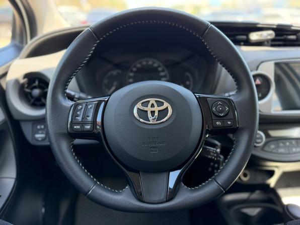 Toyota Yaris III Рестайлинг 2 с пробегом 2019 года, цена 1 650 000 рублей, 74462 км, хэтчбек, Автокод Объявления
