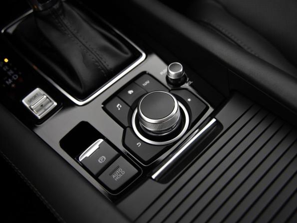 Mazda 6 III (GJ) Рестайлинг 2 с пробегом 2018 года, цена 2 699 000 рублей, 53210 км, седан, Автокод Объявления