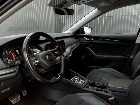 Skoda Octavia IV (A8) с пробегом 2021 года, цена 2 290 000 рублей, 106370 км, лифтбек, Автокод Объявления