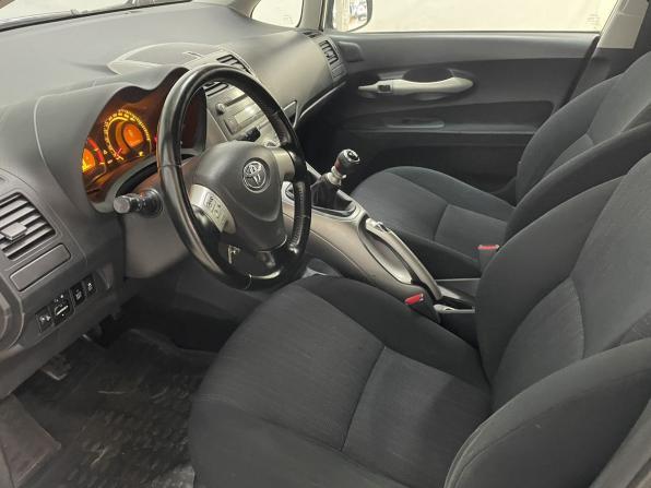 Toyota Auris I с пробегом 2009 года, цена 568 000 рублей, 183917 км, хэтчбек, Автокод Объявления