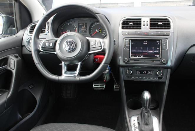 Volkswagen Polo V Рестайлинг с пробегом 2018 года, цена 1 360 000 рублей, 96605 км, седан, Автокод Объявления