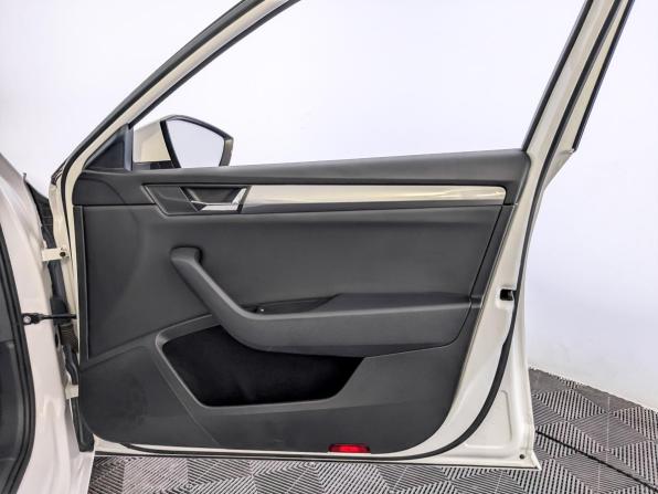 Skoda Superb III с пробегом 2019 года, цена 2 300 000 рублей, 94130 км, лифтбек, Автокод Объявления