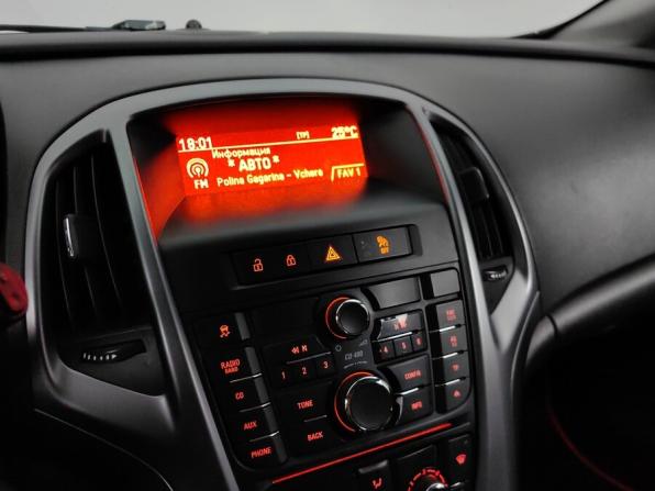 Opel Astra J Рестайлинг с пробегом 2013 года, цена 651 000 рублей, 240000 км, универсал, Автокод Объявления