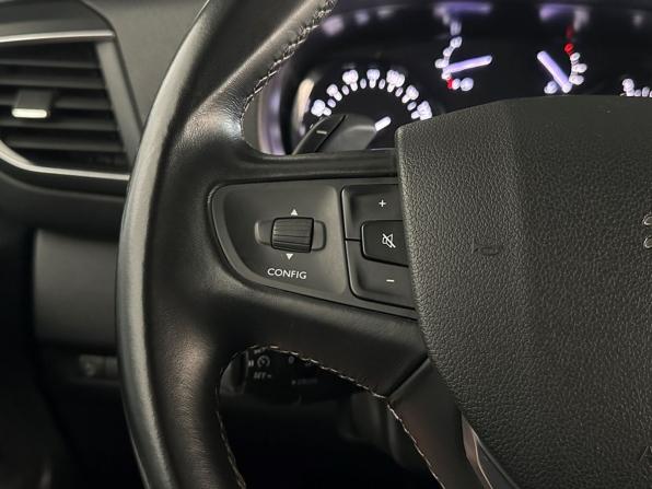Peugeot Traveller I с пробегом 2018 года, цена 2 410 000 рублей, 136292 км, минивэн, Автокод Объявления