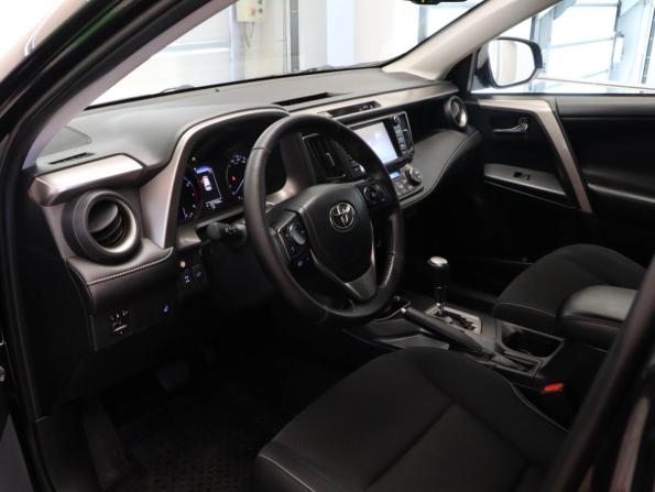 Toyota RAV4 IV (XA40) Рестайлинг с пробегом 2018 года, цена 1 990 000 рублей, 237770 км, внедорожник, Автокод Объявления